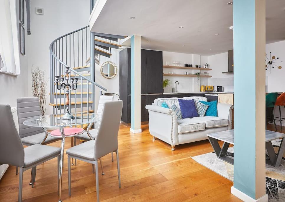 The Chapel Cottage By Ritual Stays Hemel Hempstead Εξωτερικό φωτογραφία