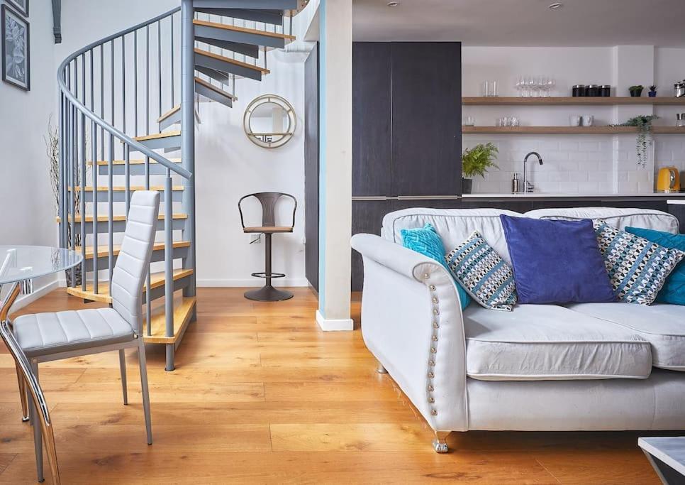 The Chapel Cottage By Ritual Stays Hemel Hempstead Εξωτερικό φωτογραφία