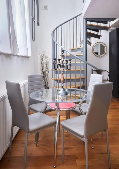 The Chapel Cottage By Ritual Stays Hemel Hempstead Εξωτερικό φωτογραφία
